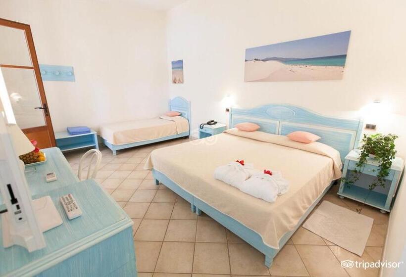 ホテル Porto Pino Club