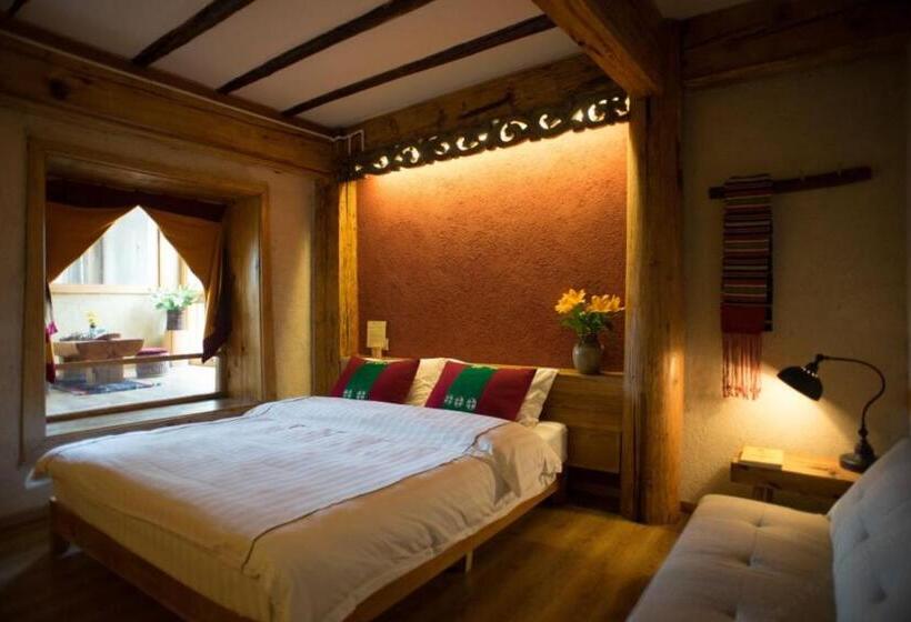تختخواب و صبحانه Courtyard Shangri La 藏舍小院