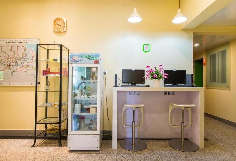 בית מלון כפרי Hi Inn Dalian Malan Square