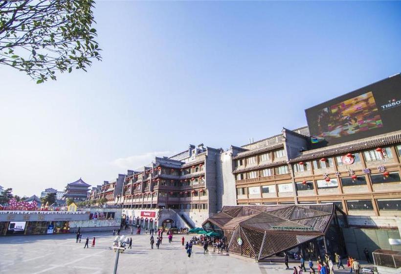 فندق Golden Tree Business