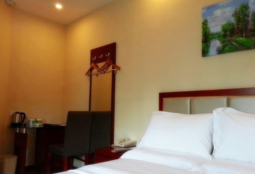 فندق Greentree Inn Sanya Heping Street Lover Bridge Express