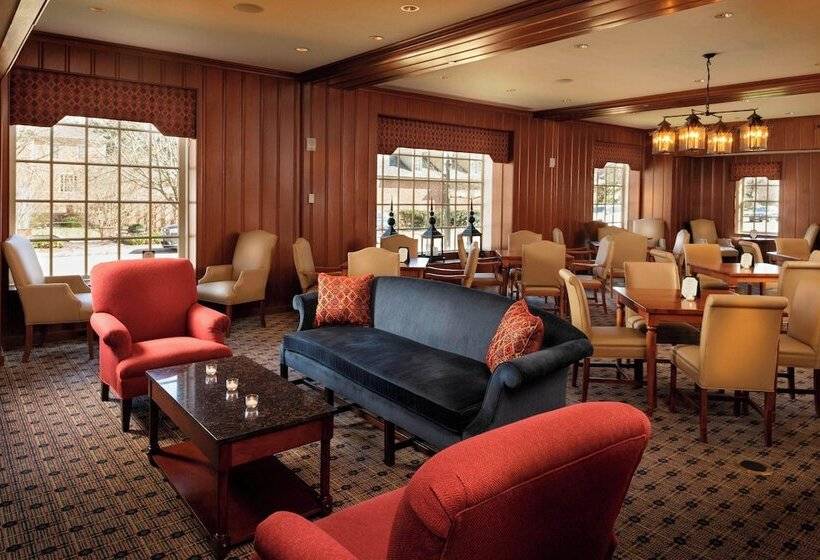 هتل Williamsburg Lodge, Autograph Collection