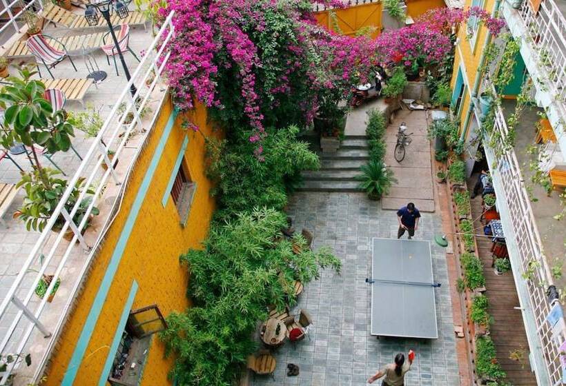 The Cloudland International Youth Hostel Close To The City Center,15 Min Walks To The Subway, Close