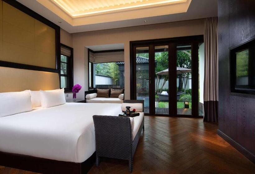 استراحتگاه Banyan Tree Tengchong