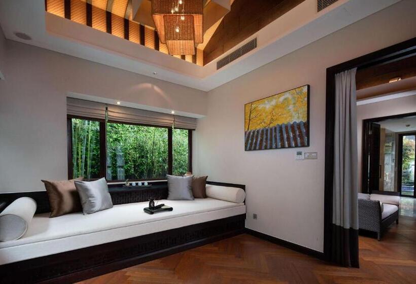 استراحتگاه Banyan Tree Tengchong