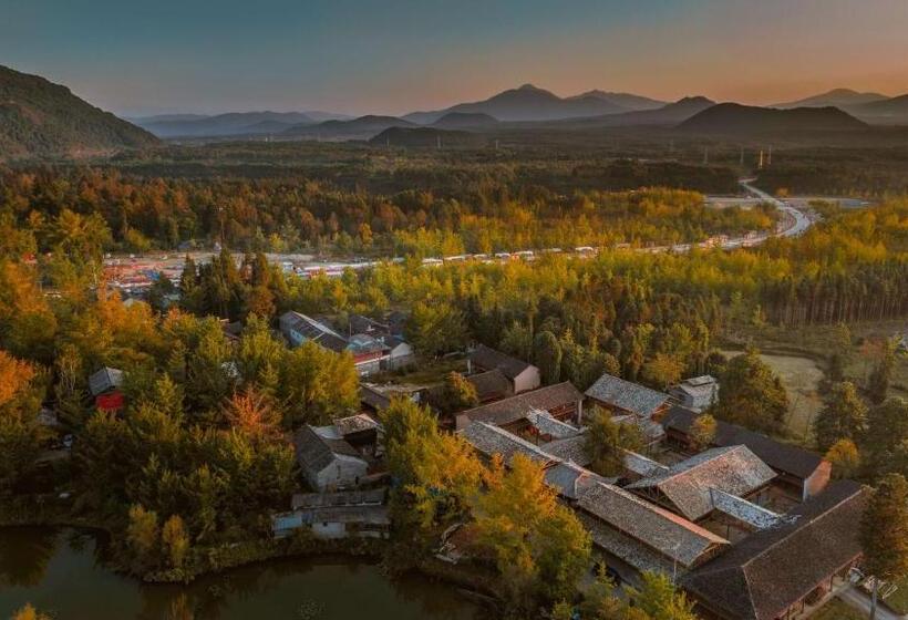 استراحتگاه Banyan Tree Tengchong
