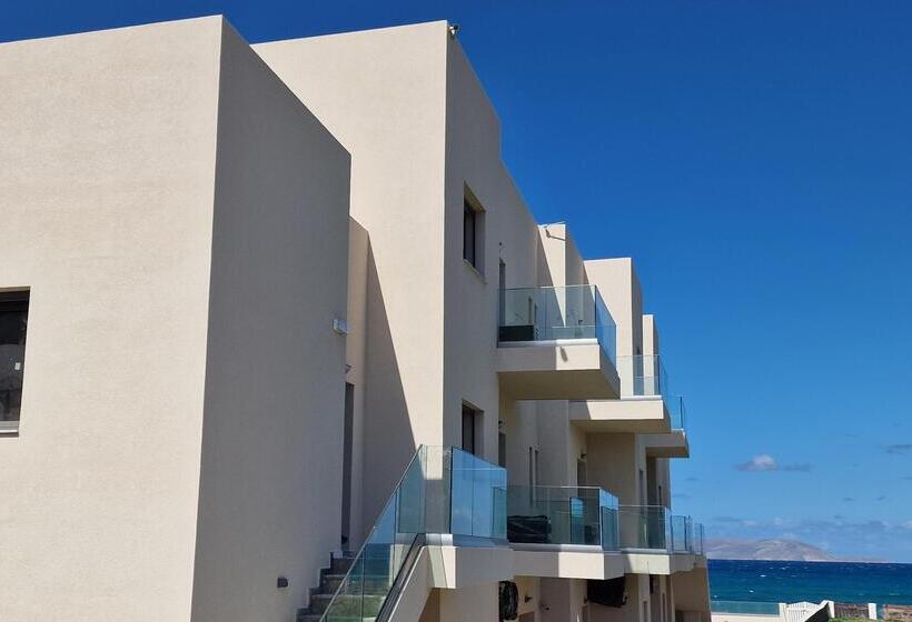 בית מלון כפרי Almare Beach