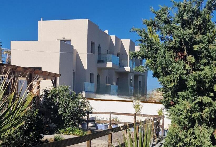 בית מלון כפרי Almare Beach