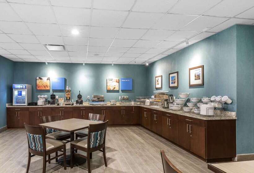 فندق Comfort Inn Bay City  Riverfront