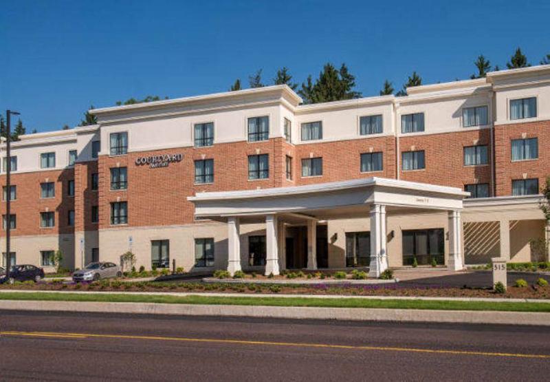 هتل Courtyard By Marriott Hershey Chocolate Avenue