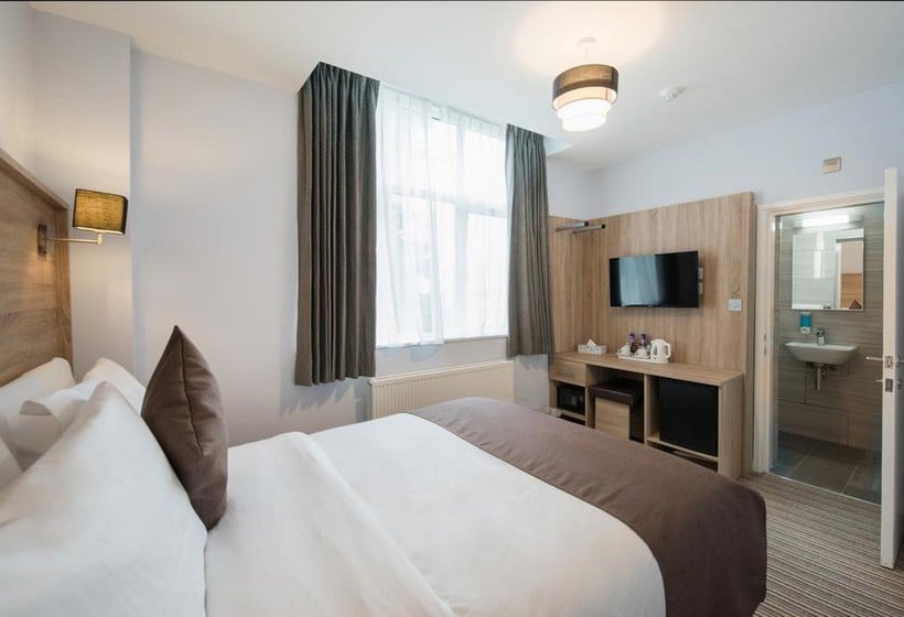 هتل Premier Inn London Docklands