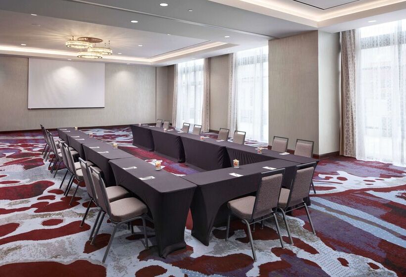 ホテル Embassy Suites By Hilton Amarillo Downtown