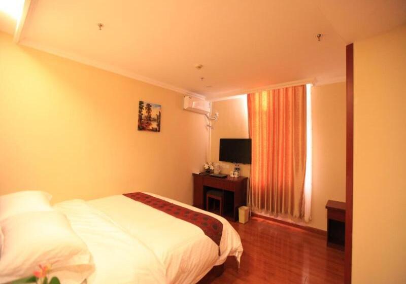 هتل Greentree Inn Liaoning Dalian Railway Station South Shengli Square Express