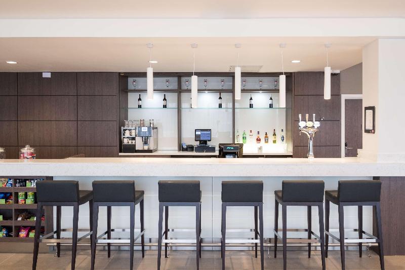هتل Hampton By Hilton Aberdeen Airport