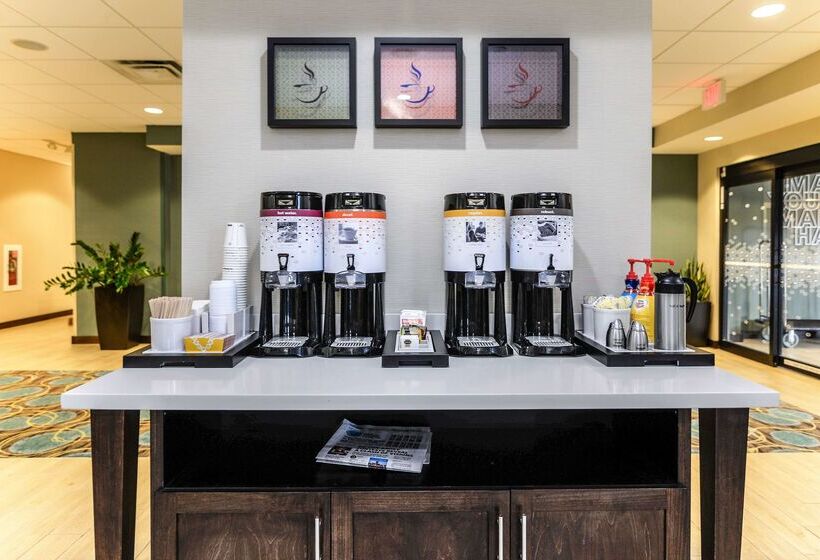 Отель Hampton Inn Brighton