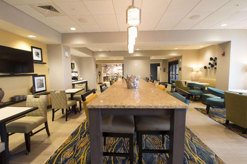 هتل Hampton Inn Decatur Mt. Zion