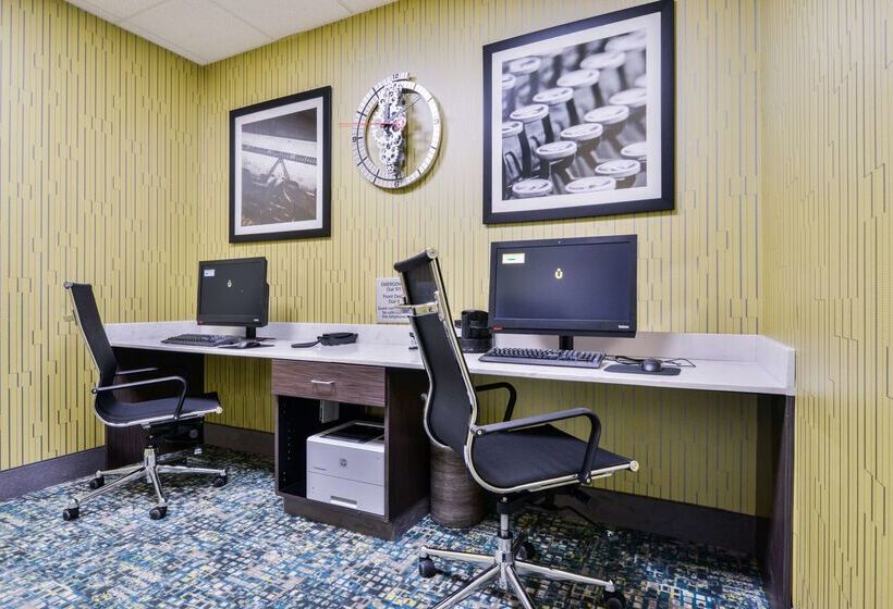هتل Hampton Inn Emporia