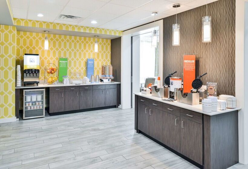 هتل Hampton Inn Emporia
