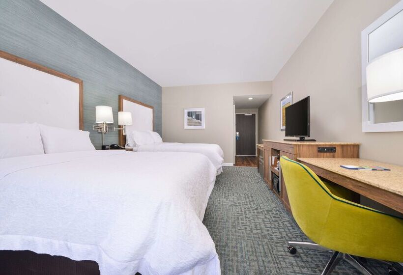 هتل Hampton Inn Emporia