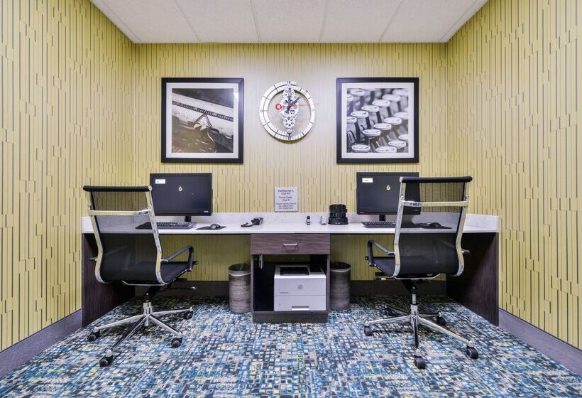 هتل Hampton Inn Emporia