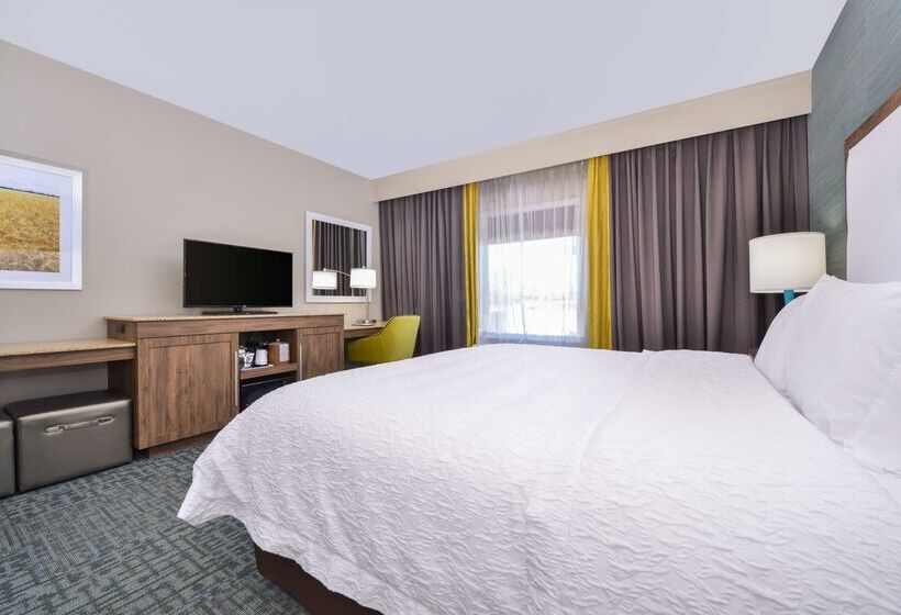 هتل Hampton Inn Emporia
