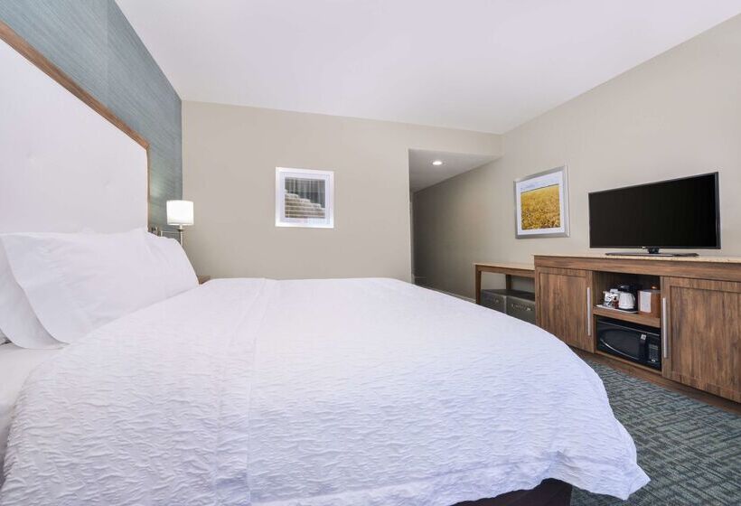 هتل Hampton Inn Emporia