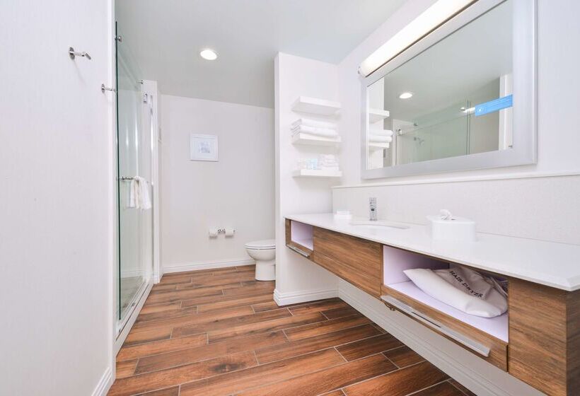 هتل Hampton Inn Emporia