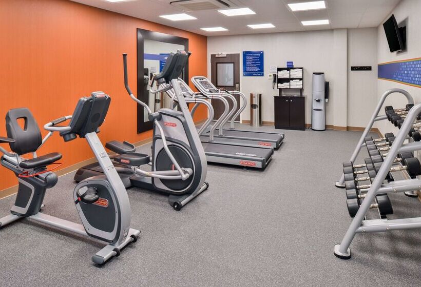 هتل Hampton Inn Emporia
