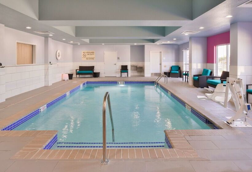 هتل Hampton Inn Emporia