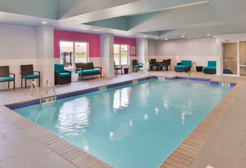 هتل Hampton Inn Emporia