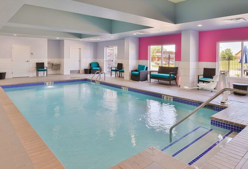 هتل Hampton Inn Emporia