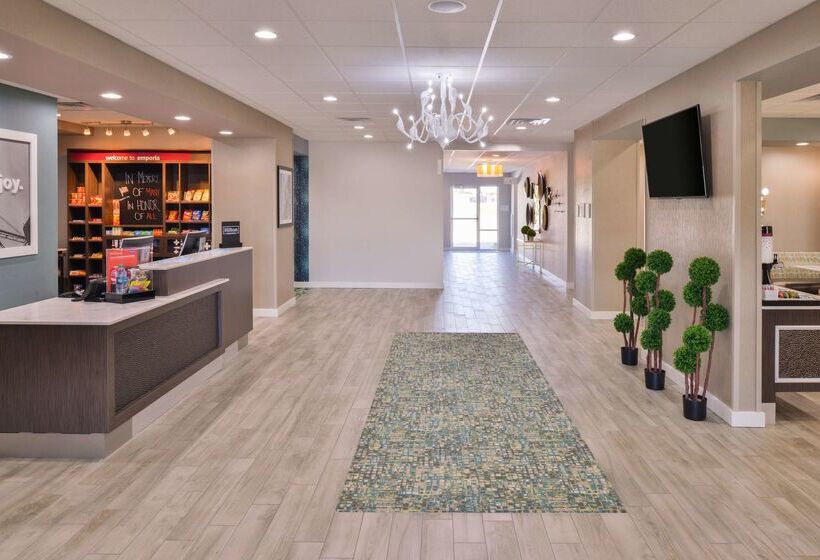 هتل Hampton Inn Emporia