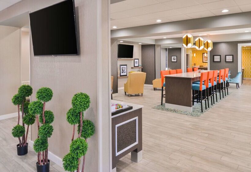 هتل Hampton Inn Emporia