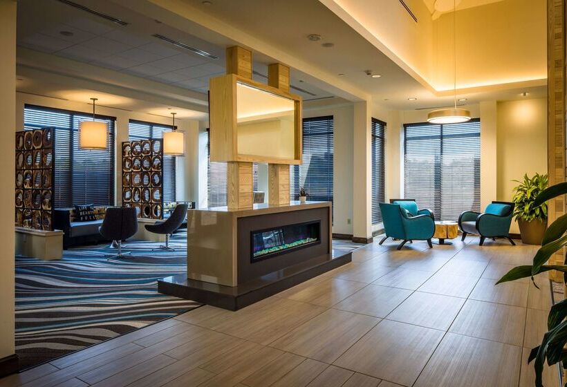 هتل Hilton Garden Inn Pittsburgh Airport