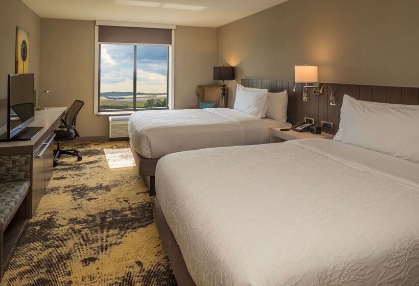 هتل Hilton Garden Inn Pittsburgh Airport
