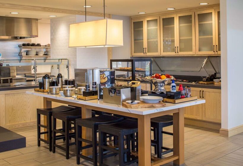 هتل Hilton Garden Inn Pittsburgh Airport