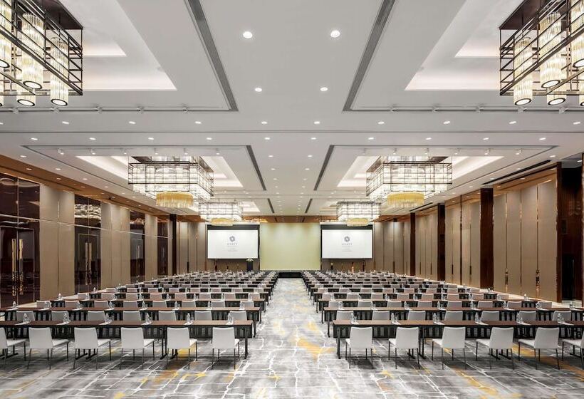 هتل Hyatt Regency Shanghai Global Harbor