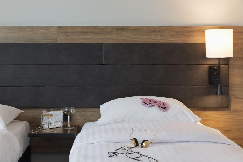 هتل Moxy Stuttgart Airport/messe