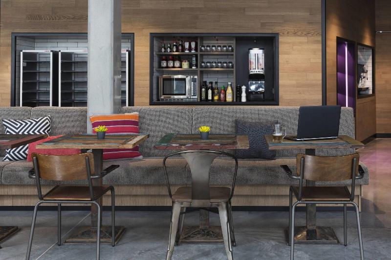 هتل Moxy Stuttgart Airport/messe