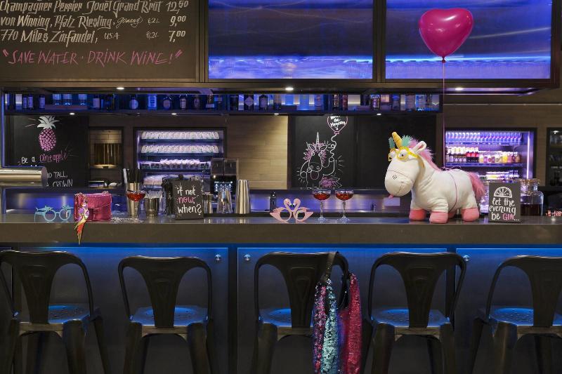 هتل Moxy Stuttgart Airport/messe