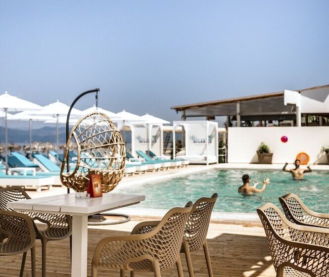 هتل Trabukos Beach Complex