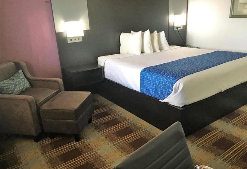 Отель Travelodge By Wyndham New Braunfels