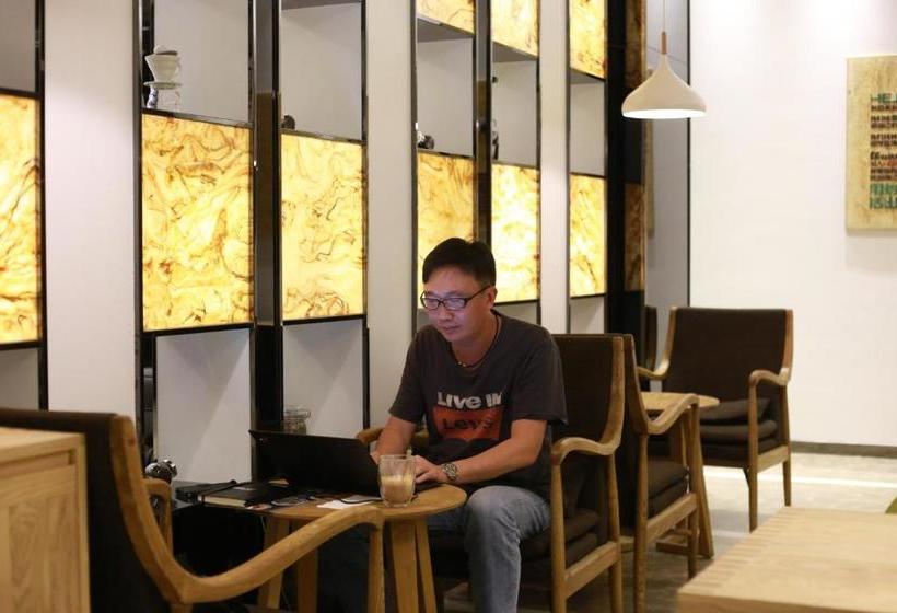 Отель Lavande  Guangzhou Taikoo Hui Square Shipaiqiao Subway Station