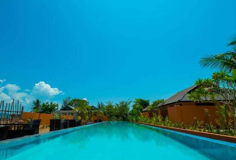 فندق Coconut Beach Villa Langkawi