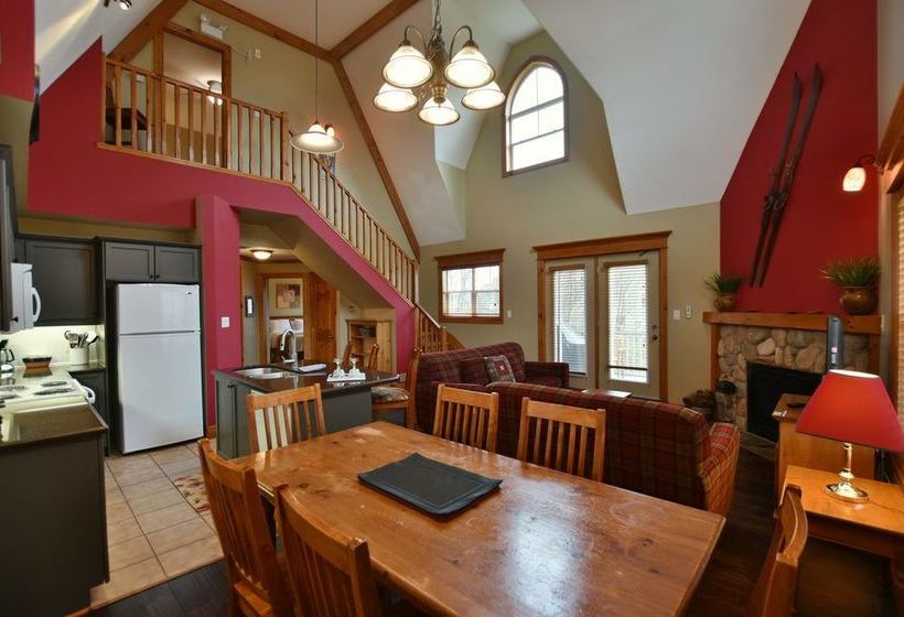 Отель The Lodges At Blue Mountain - Historic Snowbridge Condos