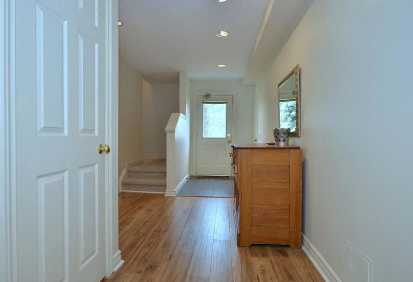 Отель The Lodges At Blue Mountain - Wintergreen Condos