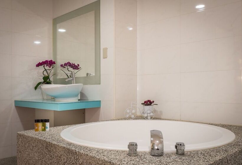 هتل 慶城商旅urbanone