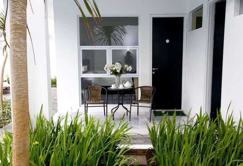 Отель V Residence Kemang