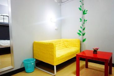 Moumou Hostel