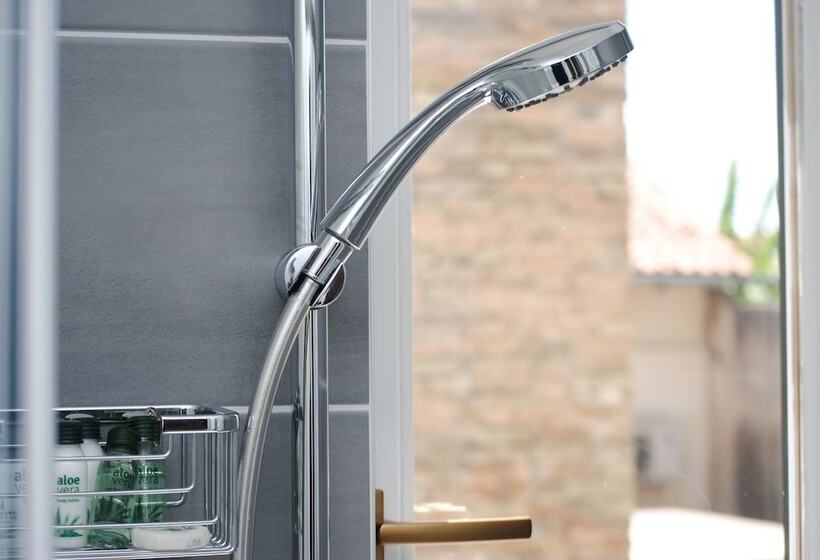 پانسیون Lanterna Rooms